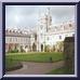 Main Quadrangle, uno dei tanti caratteristici giardini all'interno dell'University College of Cork.